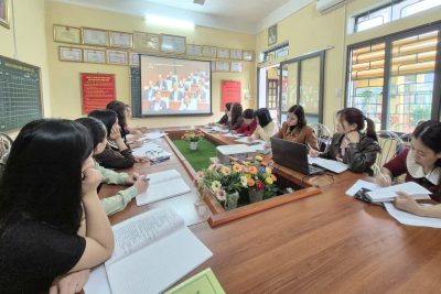 Chi bộ Trường Mầm non Nam Bình tham dự Hội nghị trực tuyến nghiên cứu, học tập, quán triệt, tuyên truyền và triển khai thực hiện Nghị quyết số 79 – NQ/TW, Nghị quyết số 80 – NQ/TW của Bộ Chính trị.